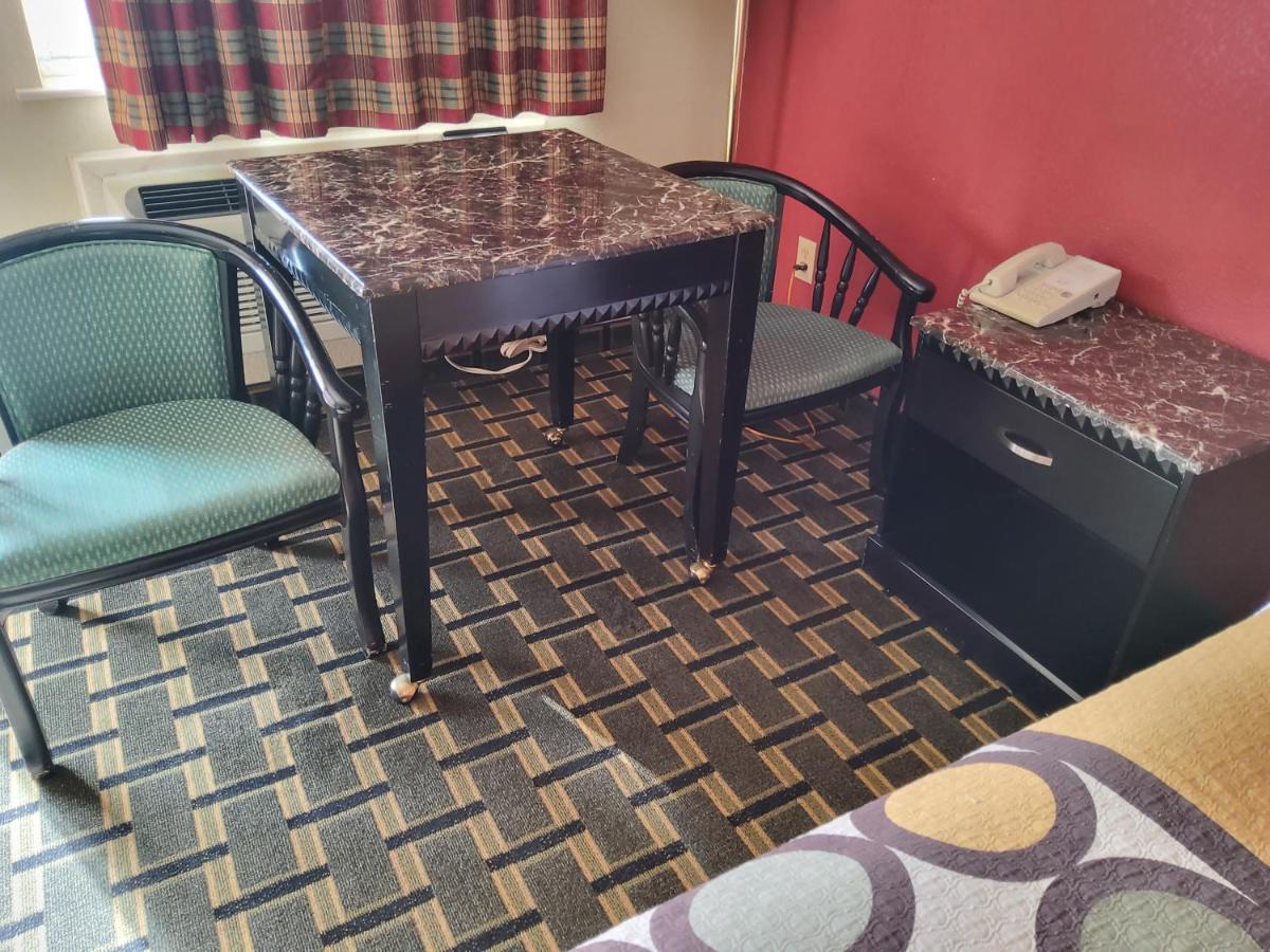 Budget Inn 特克萨卡纳 外观 照片